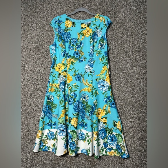 NWT London Times Perfect Versatile Scuba Crepe Fit & Flare Dress Size 12 - Picture 3 of 6